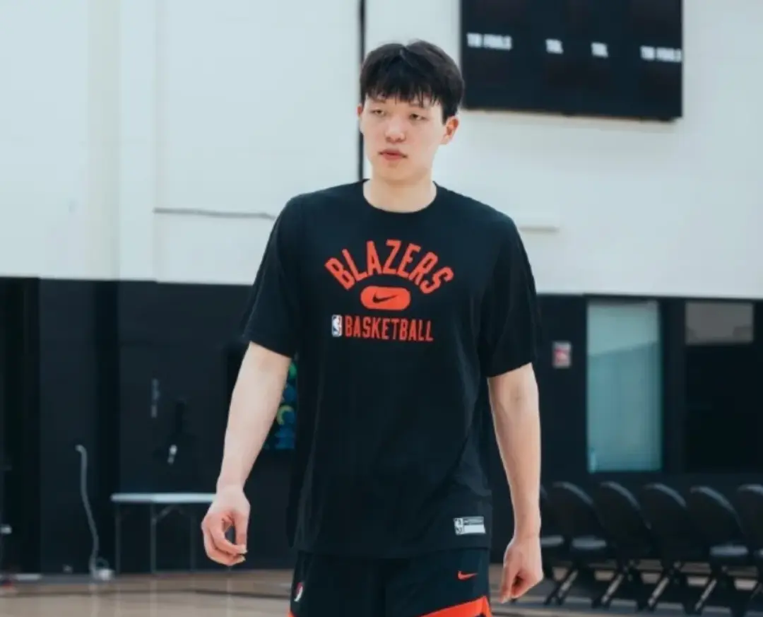 又少一人, 亨德森可能, AA