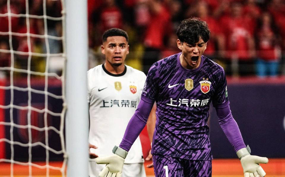 轮之后的比, 了队史中超, 须在主场击