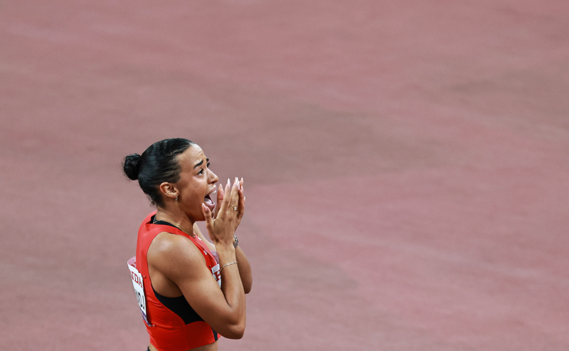 alt, 起跑风波, 出现